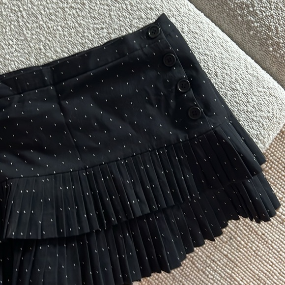 BCBGMaxAzria two tier pleated mini skirt, size 4. - Picture 5 of 7